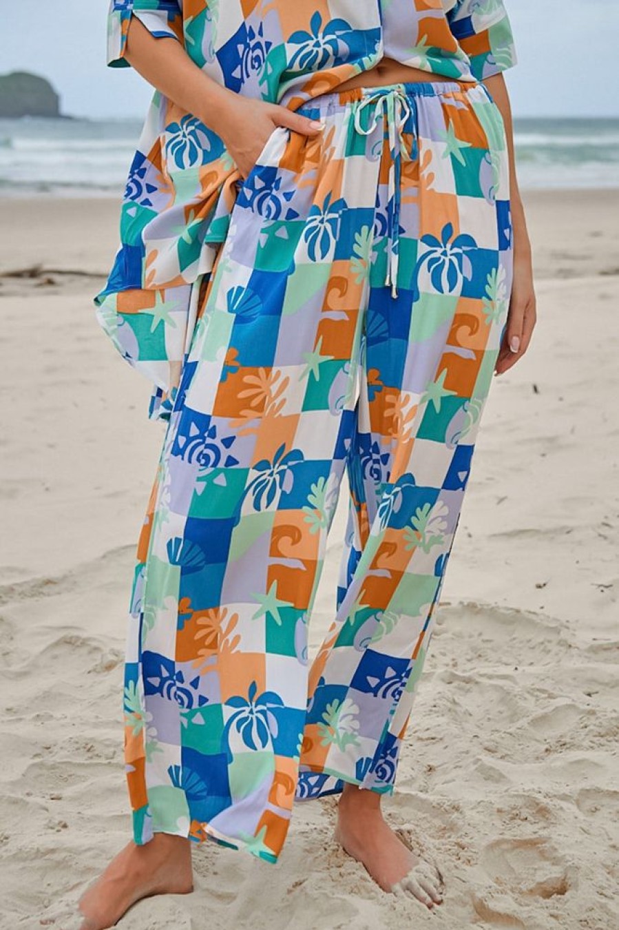 Bottoms jaase | Jaase - Cici Pants: Mid Rise Relaxed Wide Leg Pant In Tides Print