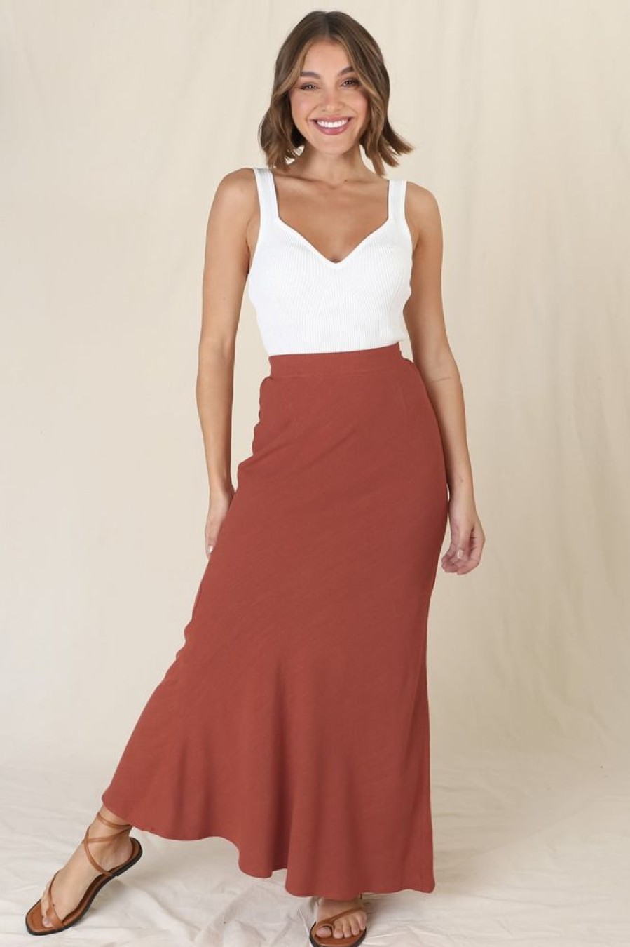 Bottoms Salty Crush | Lane Maxi Skirt - Rust