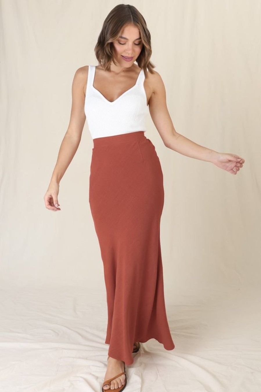 Bottoms Salty Crush | Lane Maxi Skirt - Rust